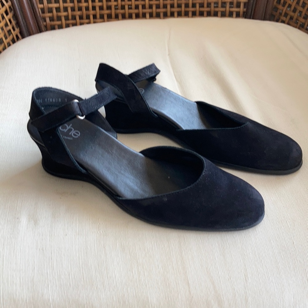 Arche black wedge size 38 (US 7)